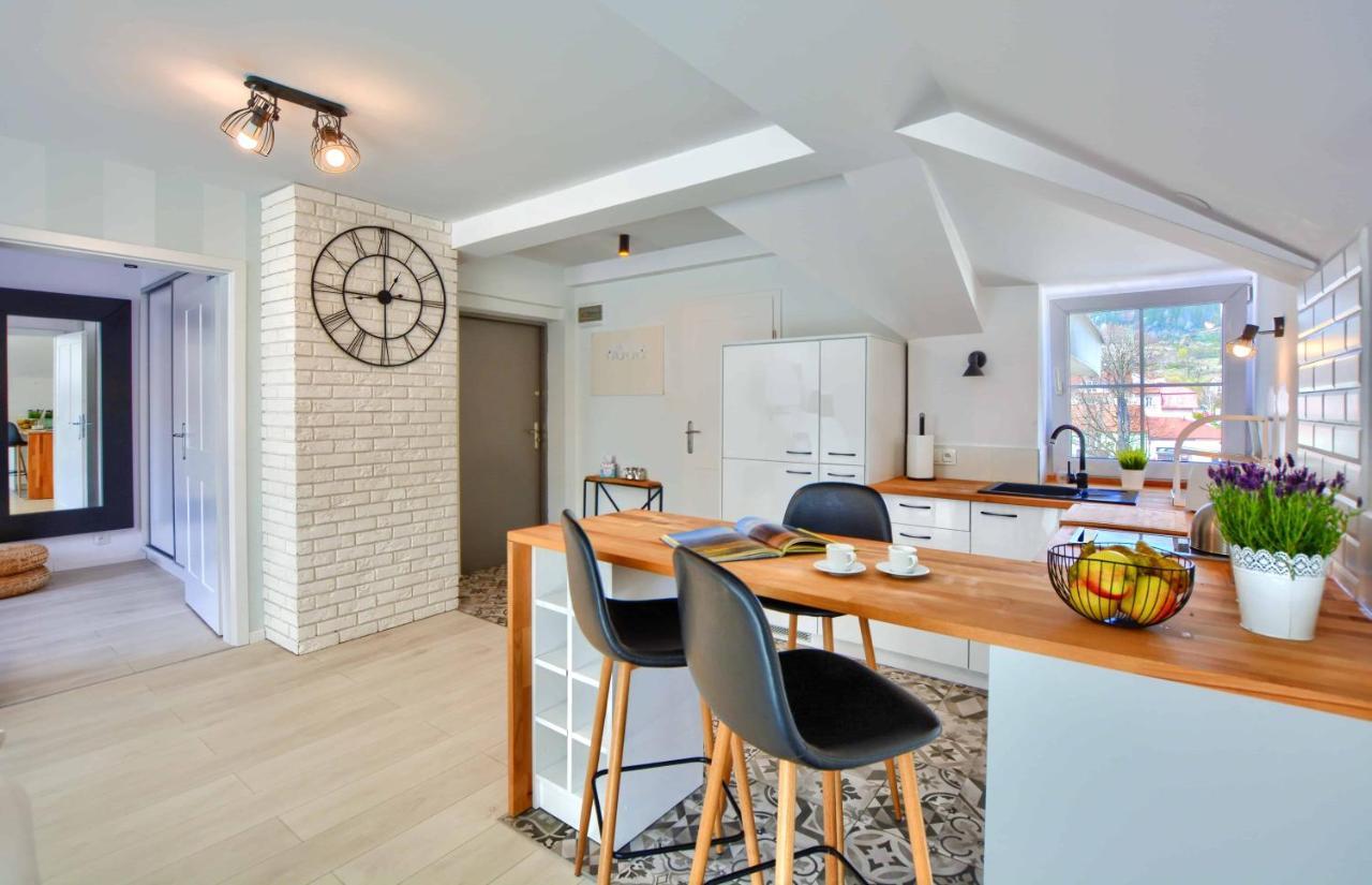 Apartament Beztroski Ustrzyki Dolne Buitenkant foto
